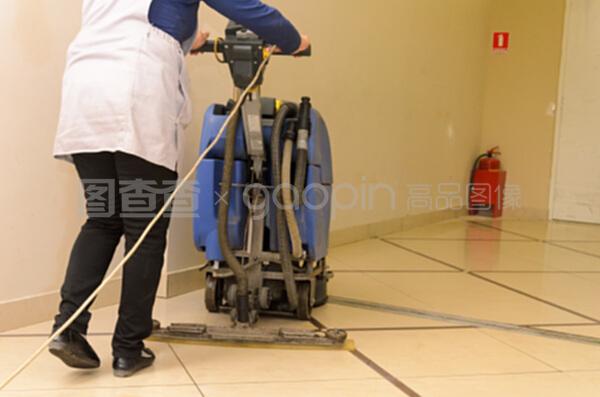 带洗衣机的地板护理与清洁 一站式家居保洁解决方案